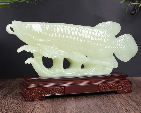 白玉金龍魚